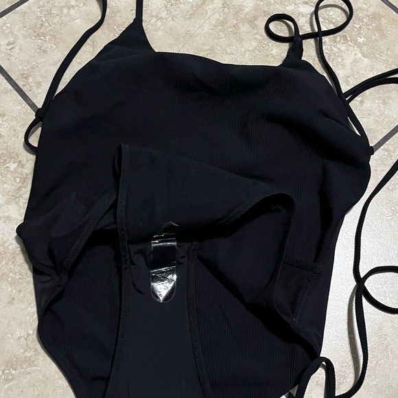 BERLOOK Backless Tie One-Piece Swimsuit Black Sz M - Picture 5 of 5